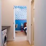 Modern Art Gallery *