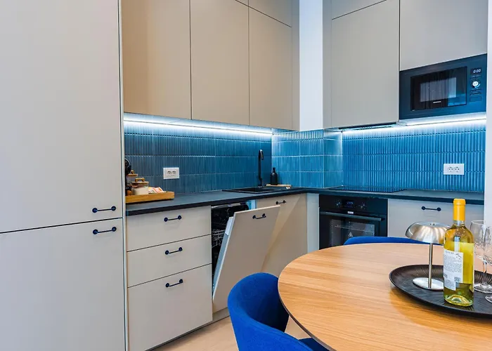 Modern Art Gallery Apartment *