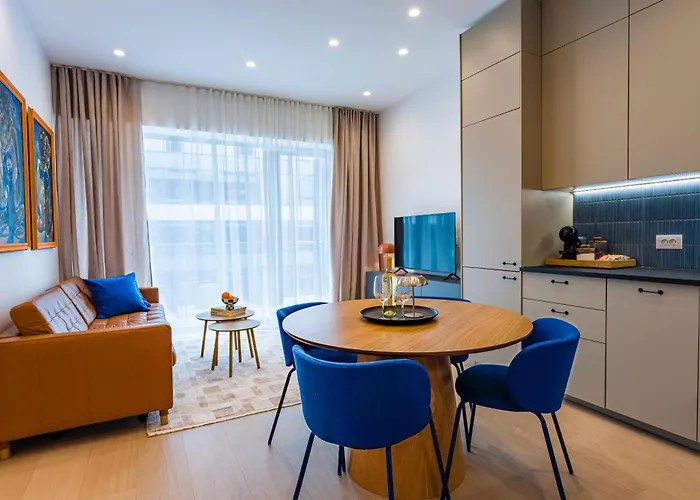 Modern Art Gallery Apartment *